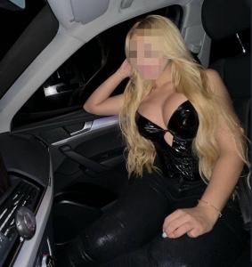 643257127: Chica busca chico en La Coruña