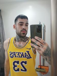 621317540: Chico busca chica en Valencia