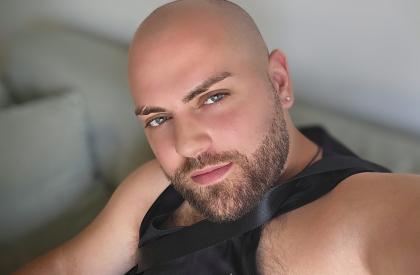 613849194: Chico busca chica en Barcelona