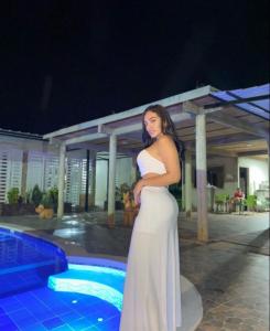 647029966: Chica busca chico en Cádiz