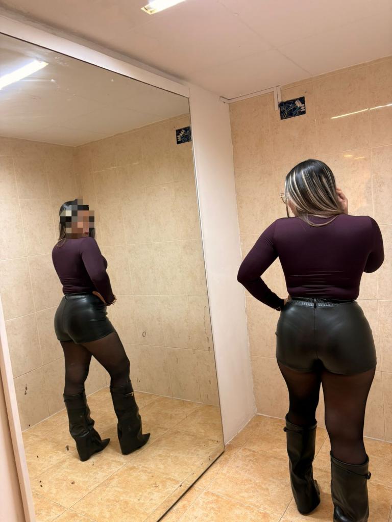 624943087: Chica busca chico en Navarra