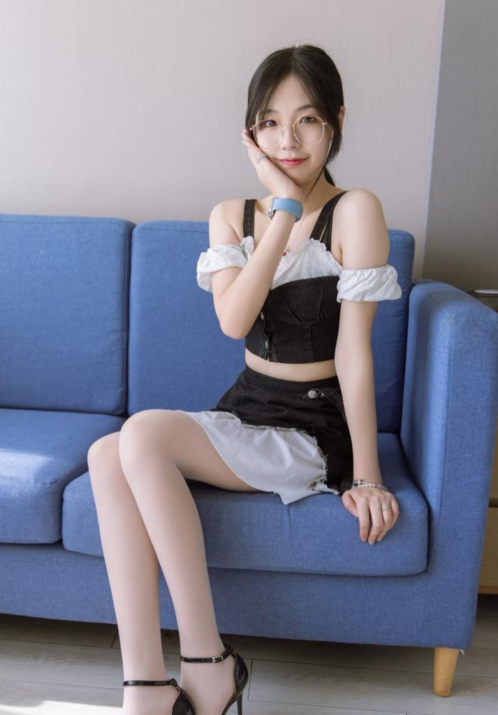 614910787: Chica busca chico en Barcelona