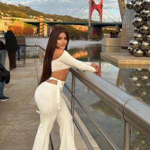 634795694: Chica busca chico en Ibiza