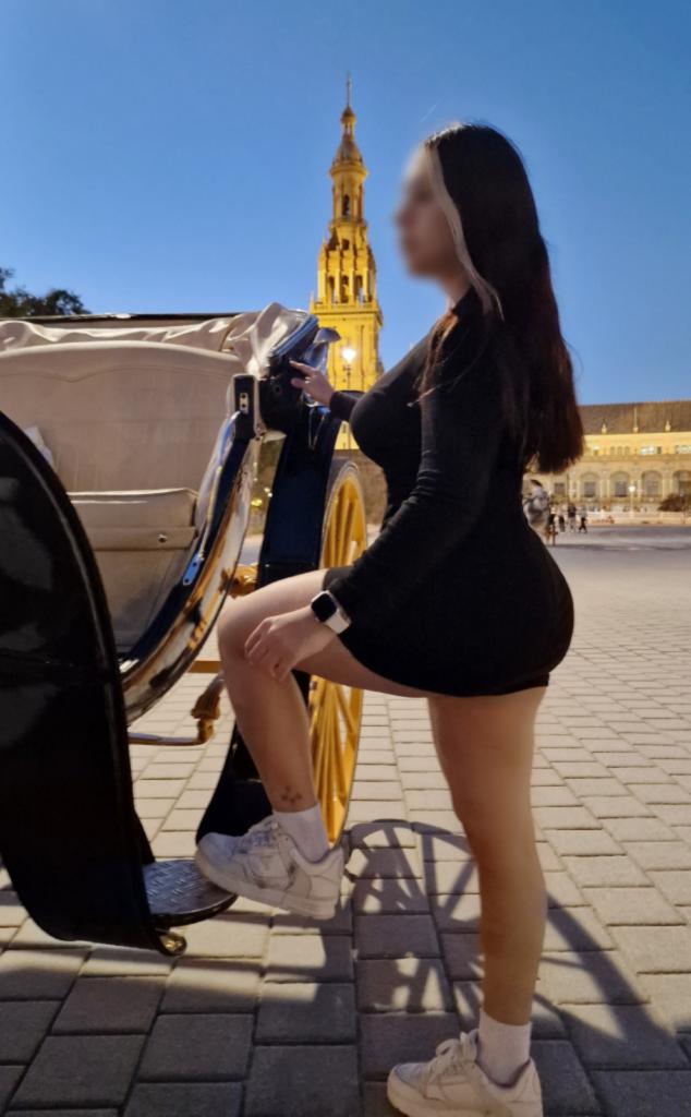 631017641: Chica busca chico en Sevilla