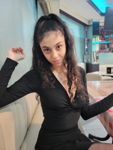 624934441: Chica busca chico en Madrid