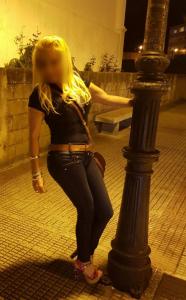 610538371: Chica busca chico en La Coruña