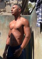 645043833: Chico busca chica en Barcelona