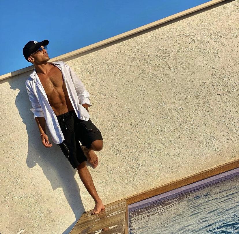 Chica busca chico en Ibiza: 