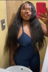 617745370: Chica busca chico en Barcelona