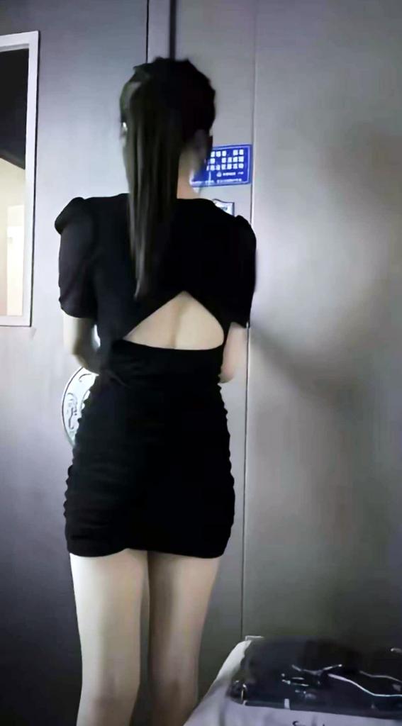 613883638: Chica busca chico en Barcelona