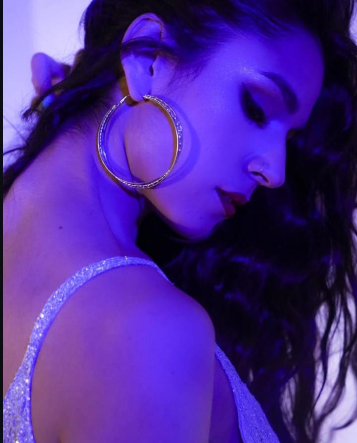 605701884: Chica busca chico en Barcelona