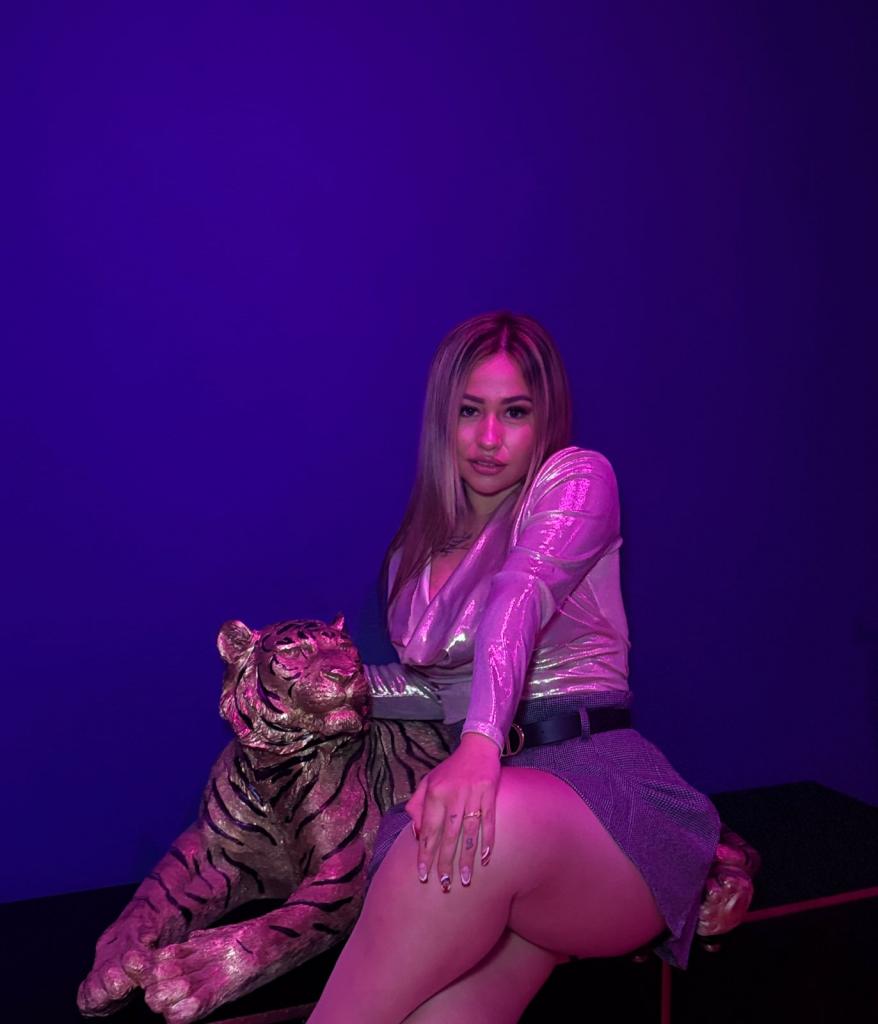 624441631: Chica busca chico en Ibiza