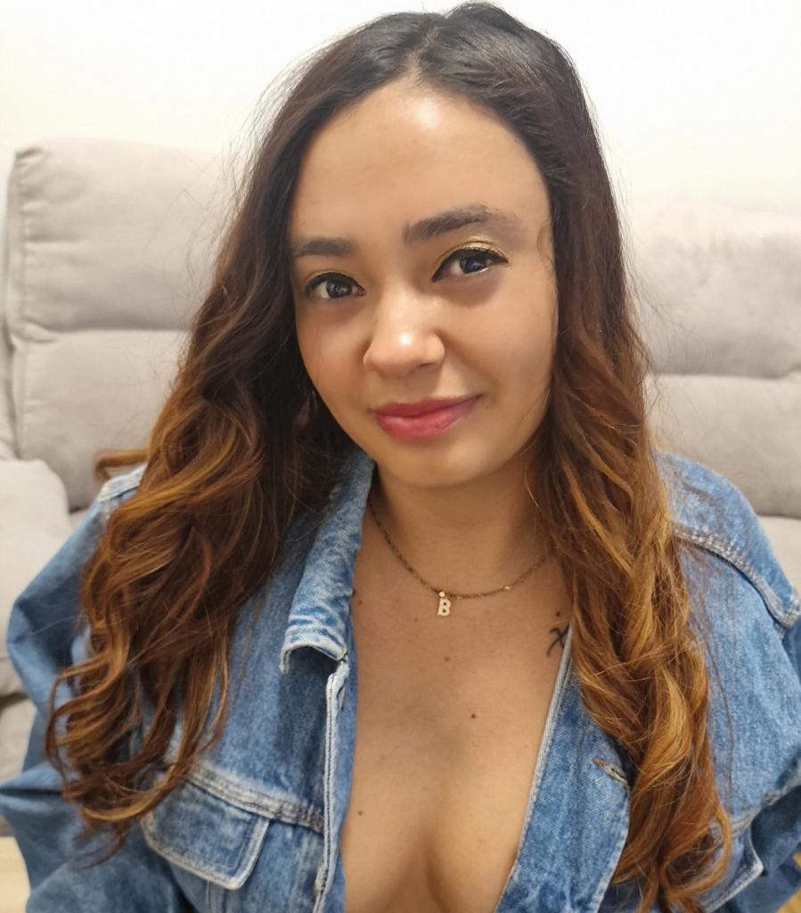 647936882: Chica busca chico en Madrid