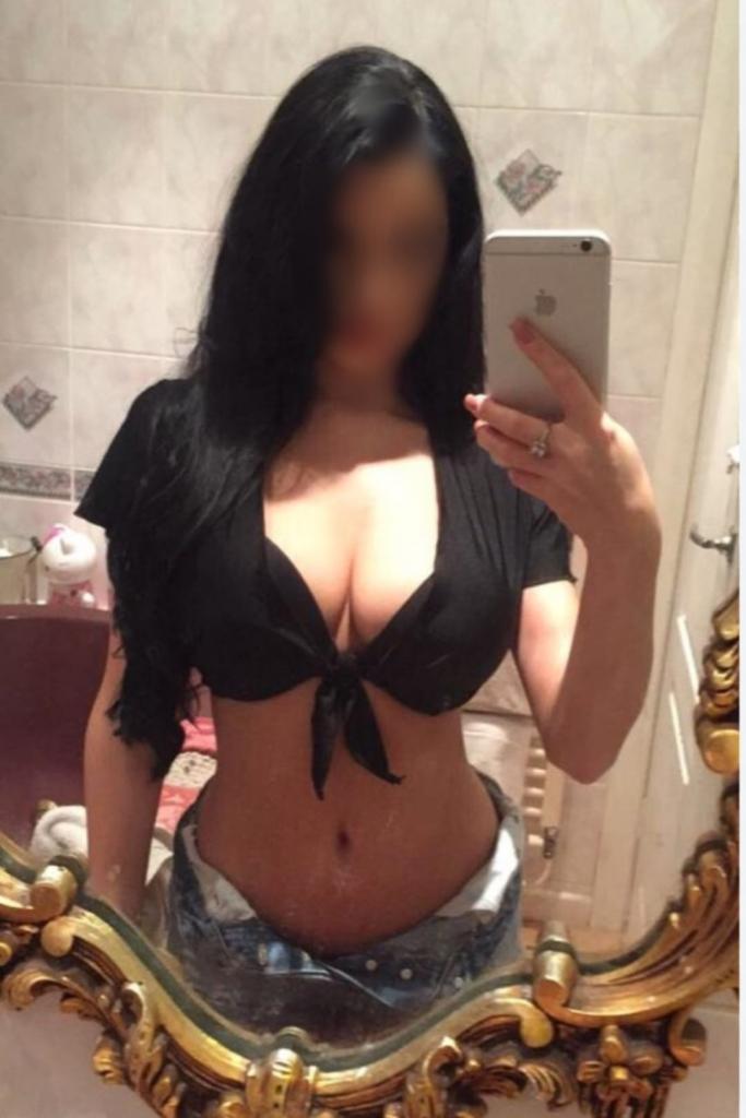 643371651: Chica busca chico en Lérida