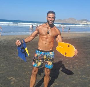 631444602: Chico busca chica en Barcelona