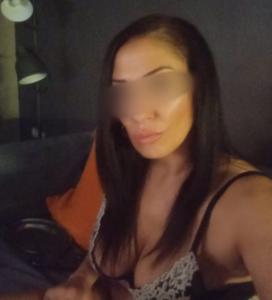 643812880: Chica busca chico en Sevilla