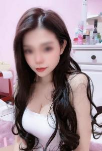 688188069: Chica busca chico en Barcelona