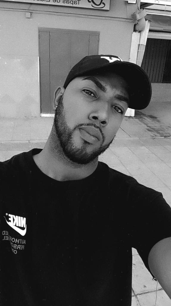 632912823: Chico busca chica en Valencia