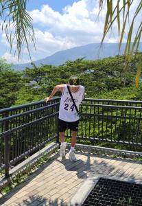 613158331: Chico busca chica en Barcelona