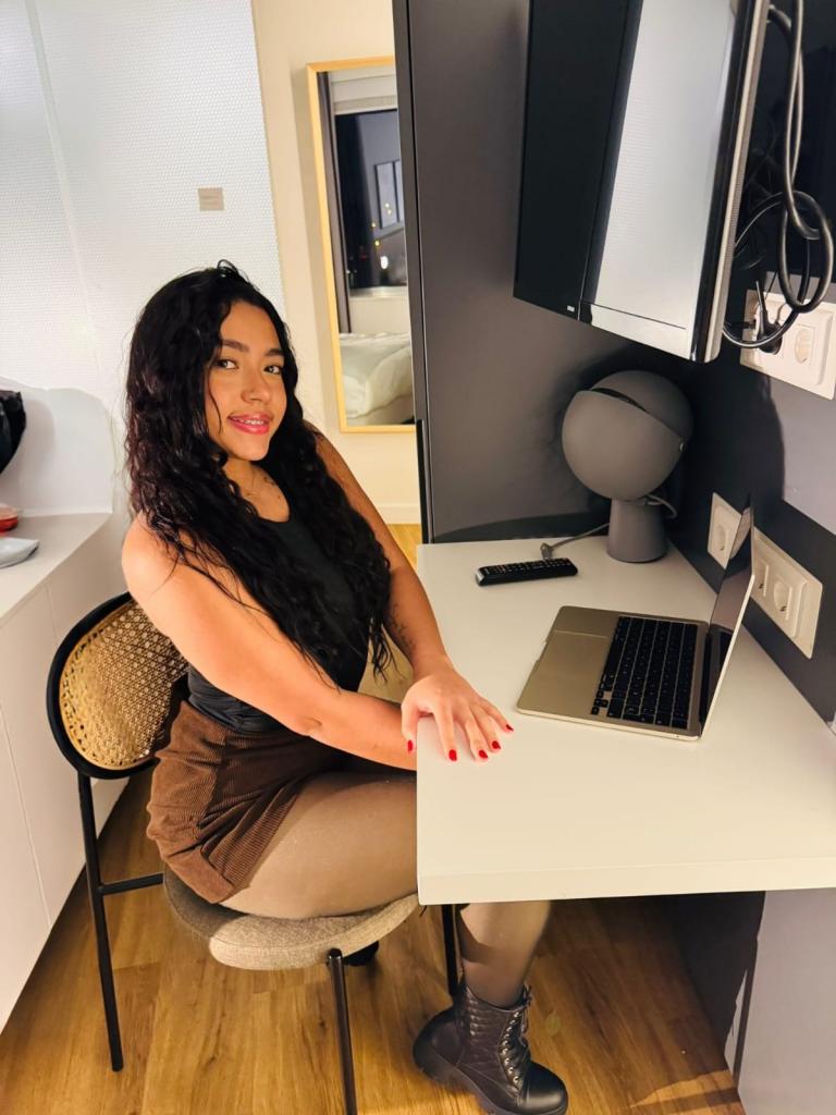 Chica busca chico en Almería: 