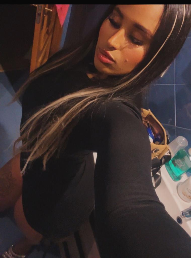 Chica busca chico en Almería: 