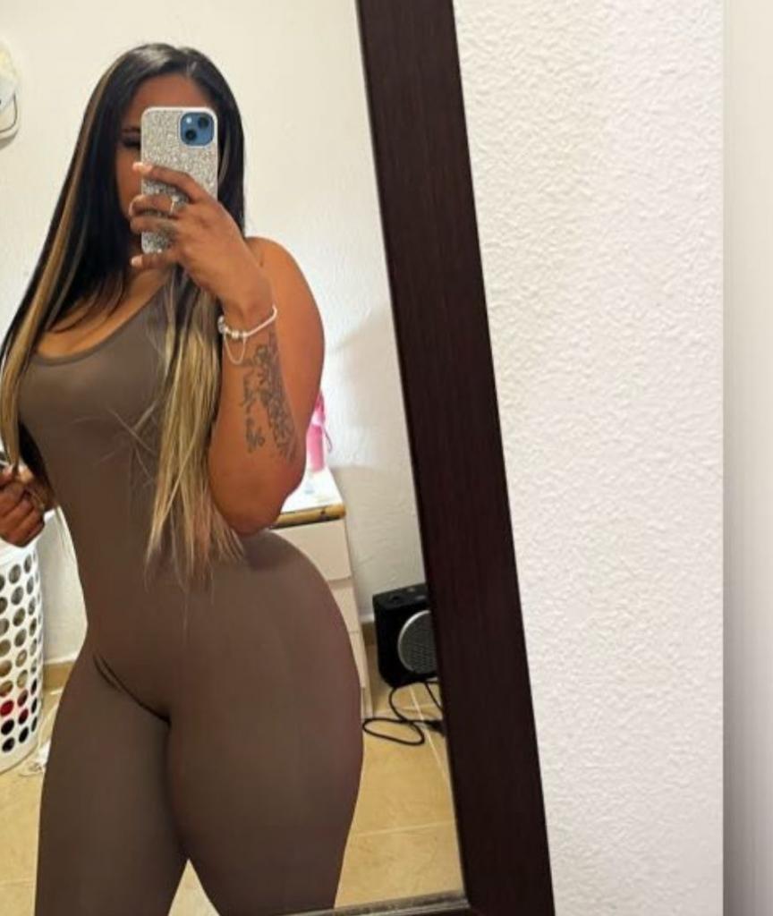 Chica busca chico en Almería: 