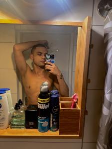 602433877: Chico busca chica en Pontevedra