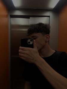 641088834: Chico busca chica en Madrid