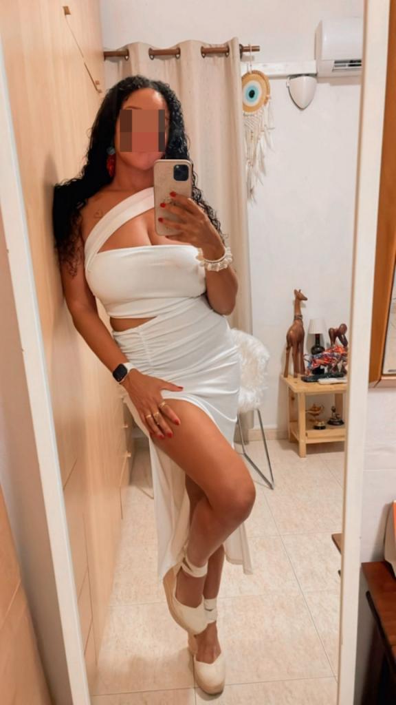 Chica busca chico en Ibiza: 