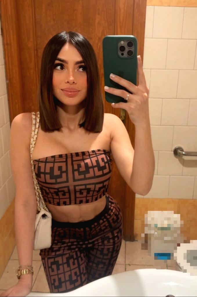 633863889: Chica busca chico en La Coruña