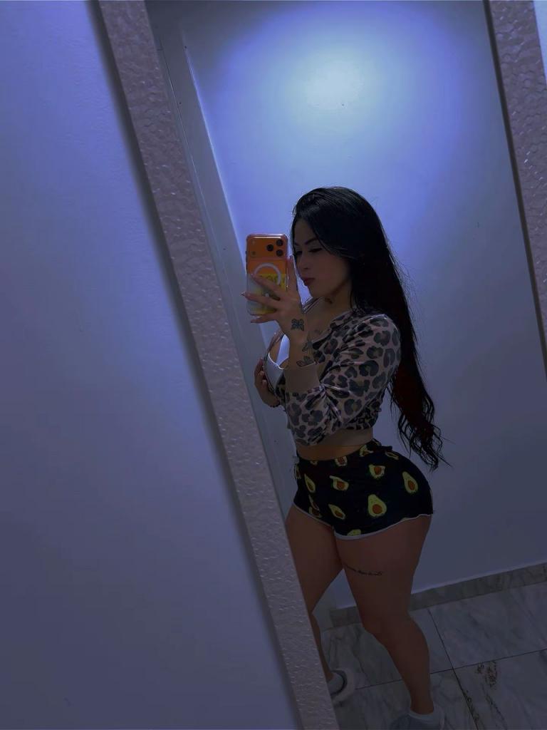 637607067: Chica busca chico en Barcelona