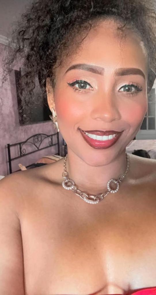 664254362: Chica busca chico en Málaga