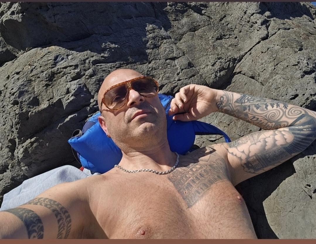 633381766: Chica busca chico en Álava