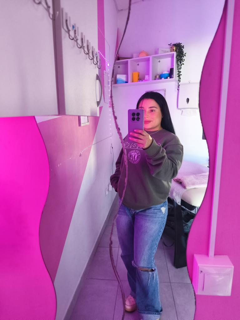 637956898: Chica busca chico en Málaga