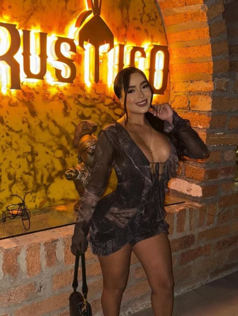 641186985: Chica busca chico en Barcelona