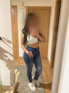 613770222: Chica busca chico en Navarra