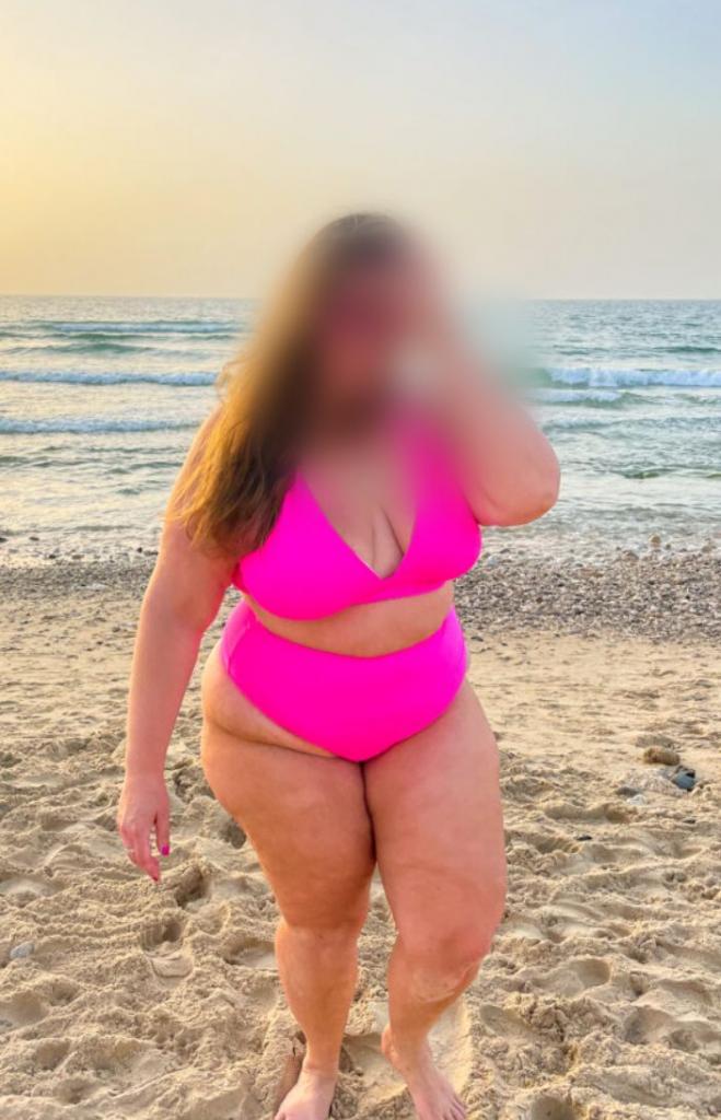 643779211: Chica busca chico en La Coruña