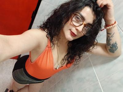 603989768: Chica busca chico en Madrid