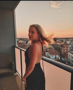 610884416: Chica busca chico en Madrid