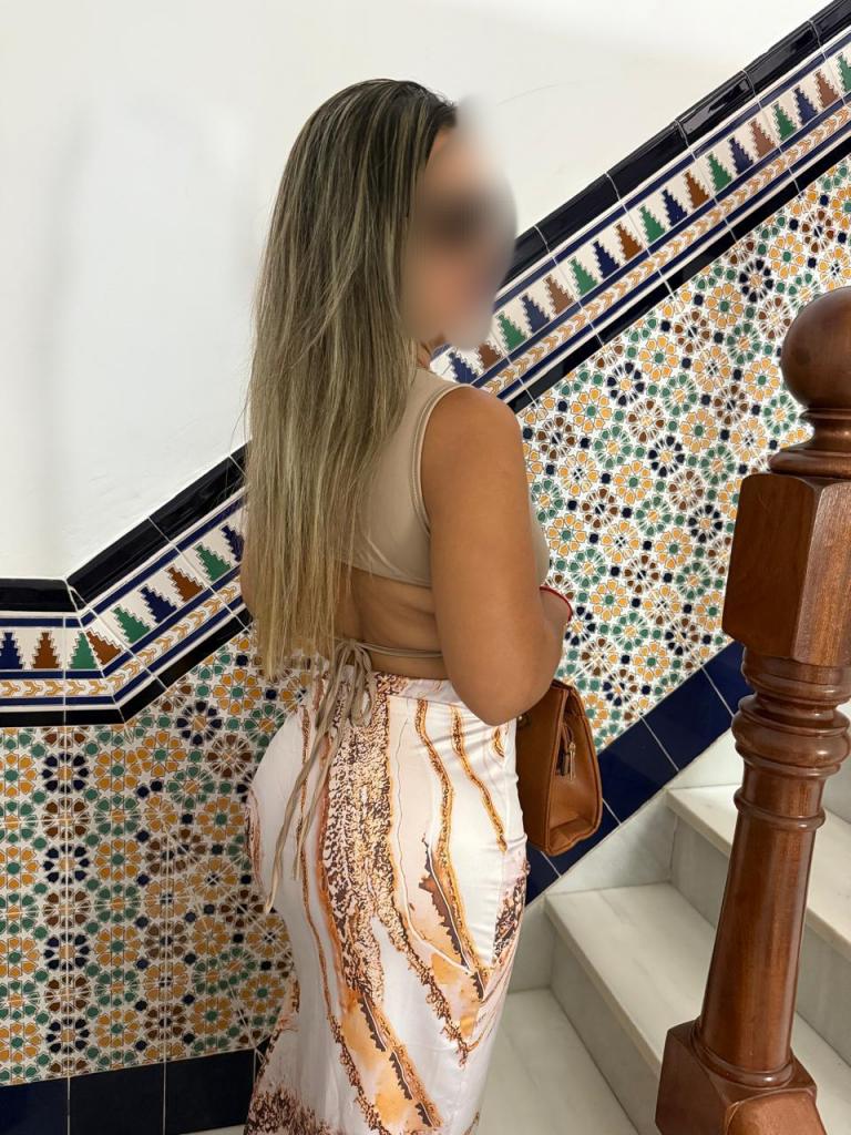 614759567: Chica busca chico en Sevilla