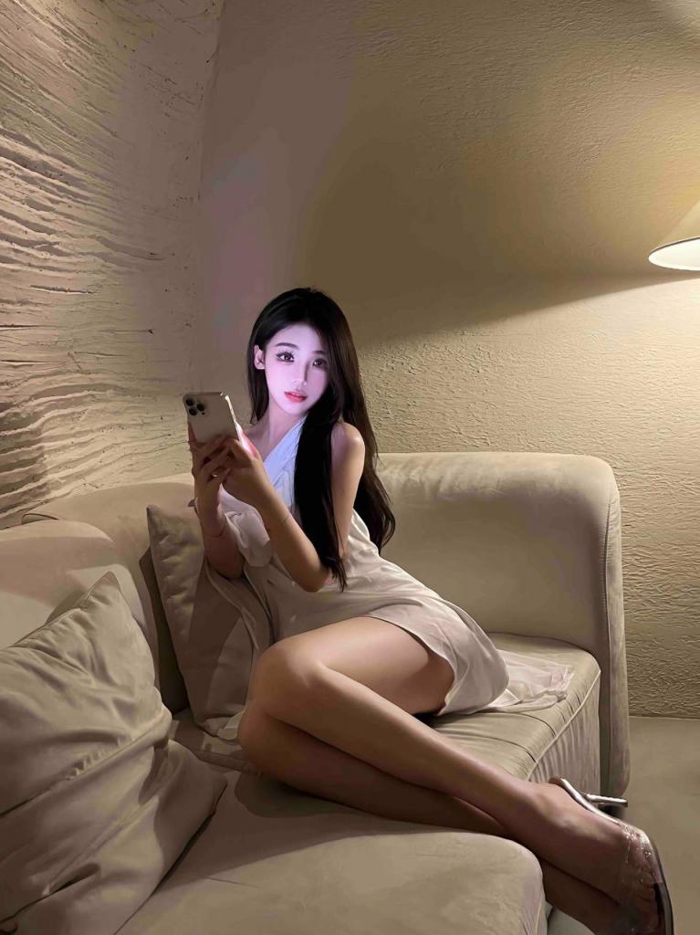 604160906: Chica busca chico en Barcelona