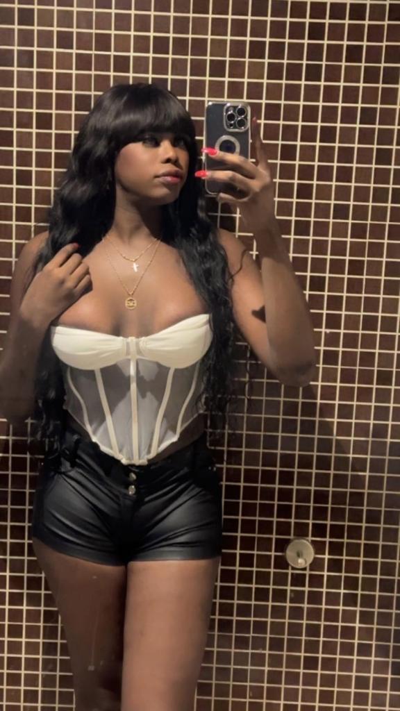 643001488: Transexual en Barcelona