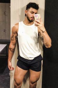 672044911: Chico busca chica en Navarra