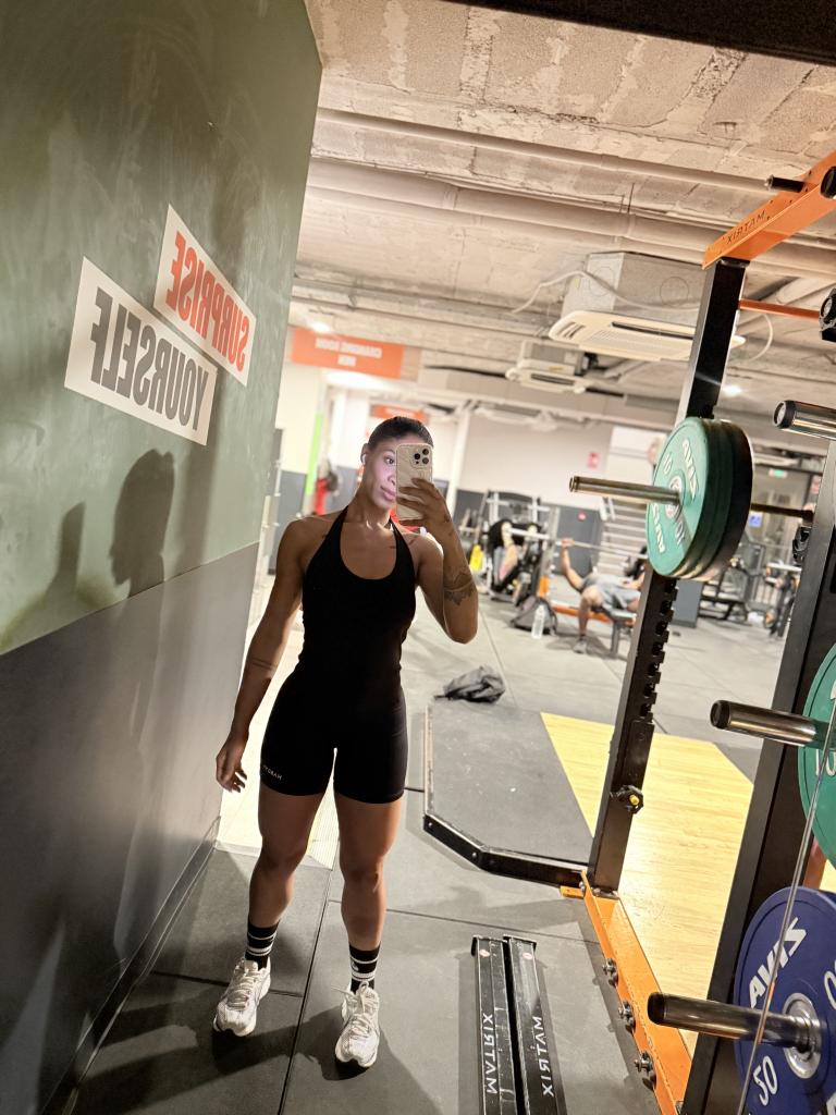 657601950: Chica busca chico en Málaga