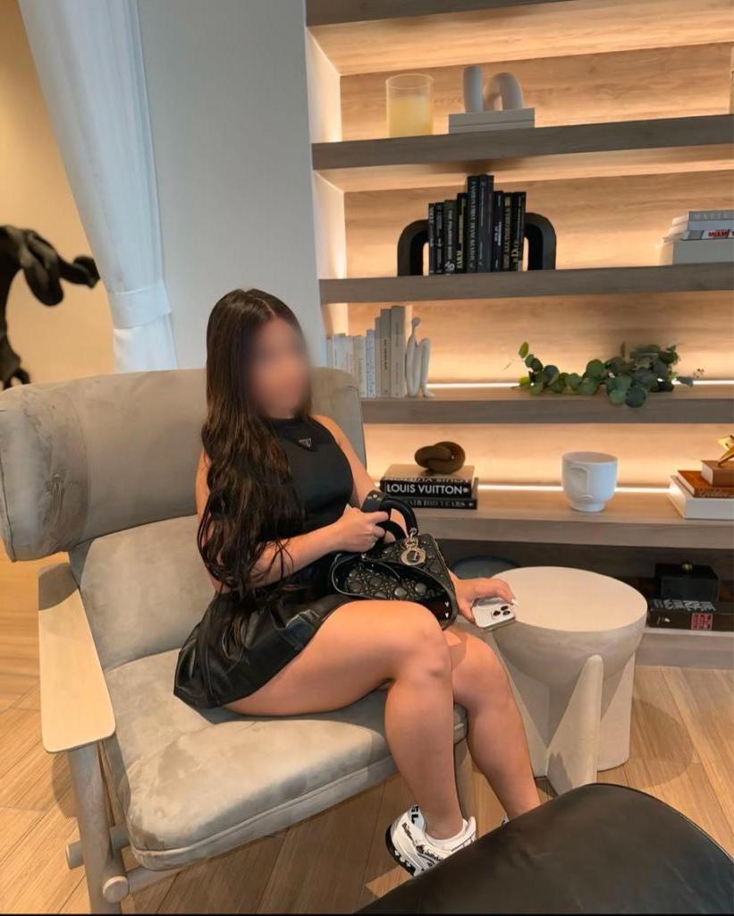 643981571: Chica busca chico en La Rioja