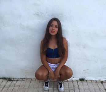 608171873: Chica busca chico en Navarra