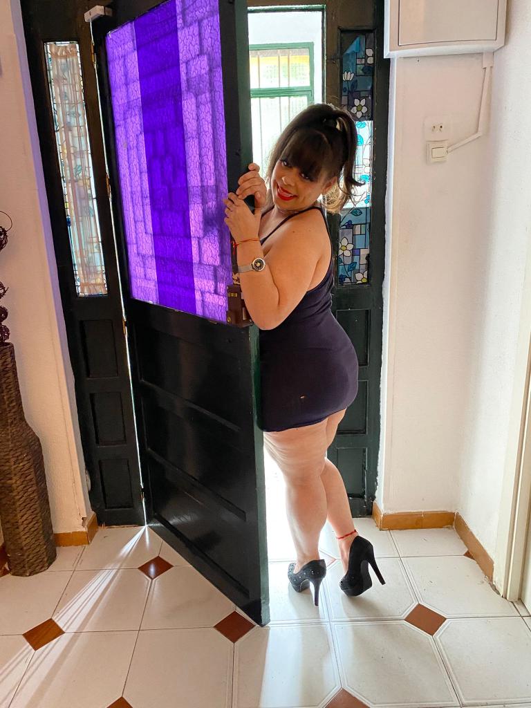 Chica busca chico en Granada: 