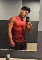 664407620: Chico busca chica en Valencia