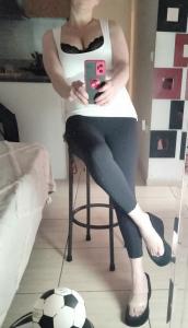 642467952: Chica busca chico en Gerona