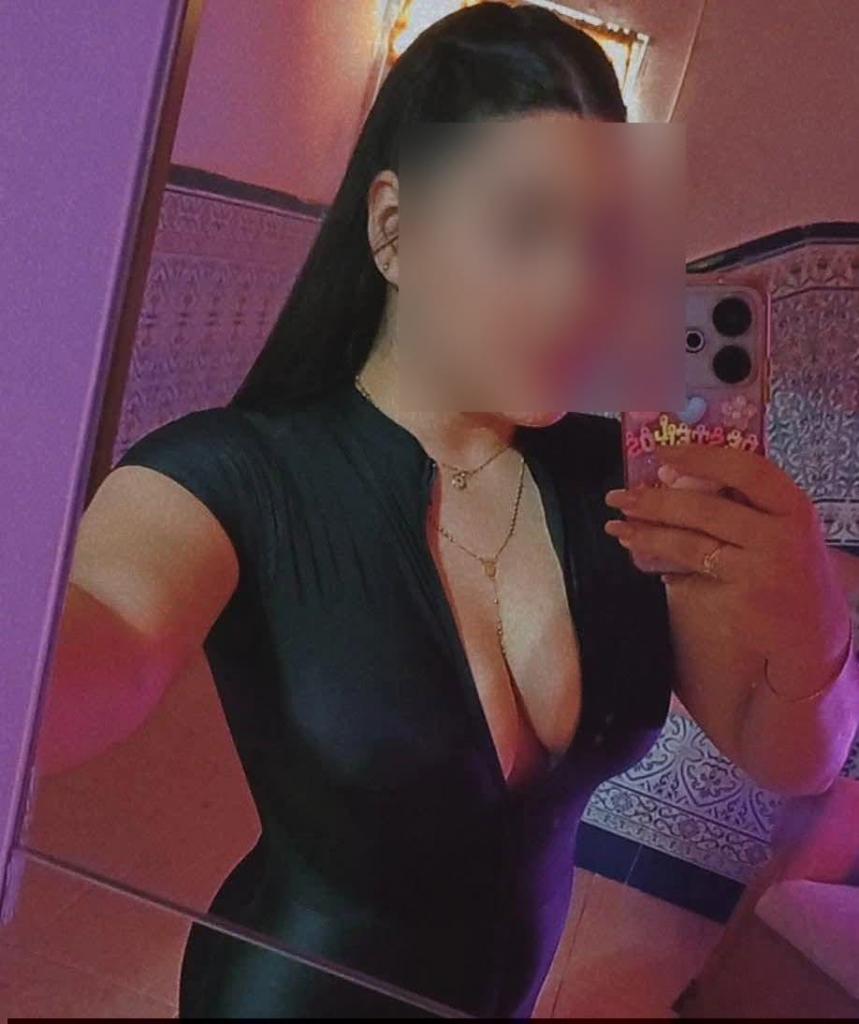 Chica busca chico en Almería: 